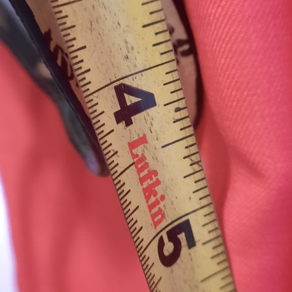 Chic White and Black Mini Bag with Structured Design - Picture 9 of 10